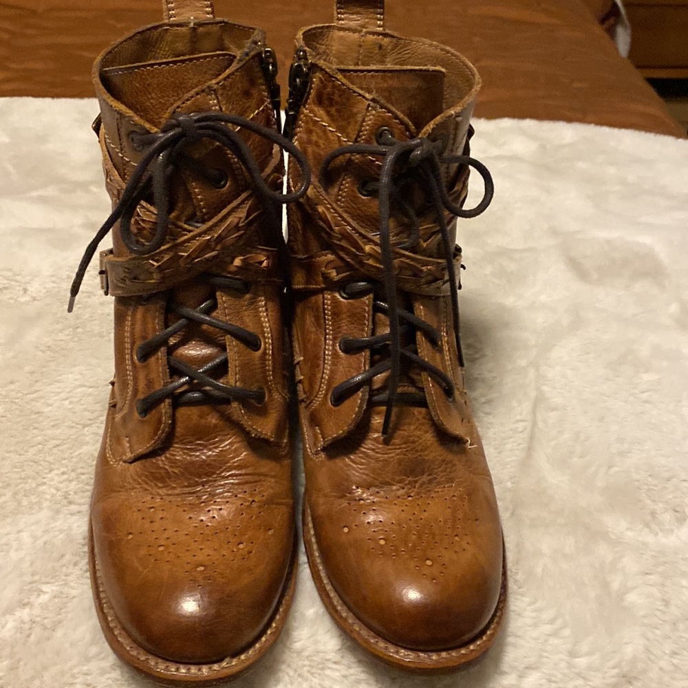Bed Stu Lace up Heeled boots Size 8 EUC!
